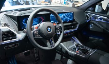 BMW XM lleno