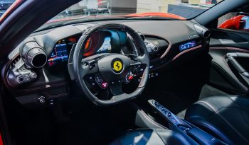 Ferrari F8 Tributo lleno