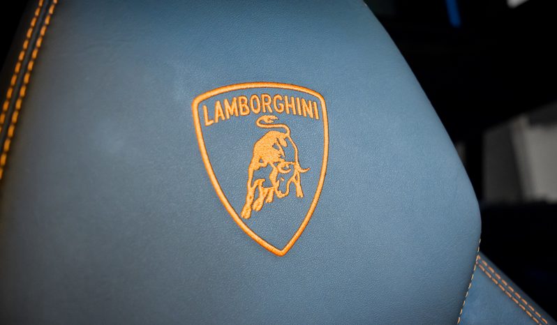 Lamborghini Urus lleno